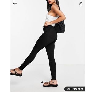 NWT Topshop Joni Jeans in Pure Black | Size 6P (W28, L28)